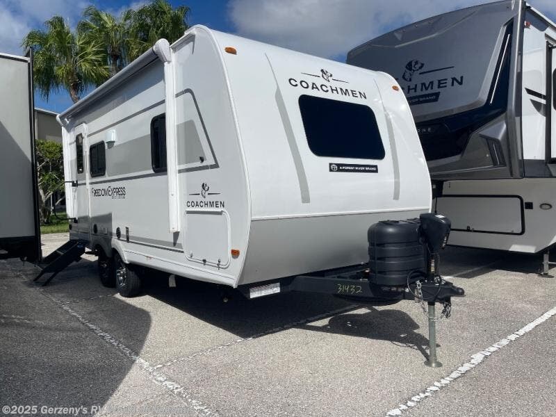 New 2026 Coachmen Freedom Express 19SE available in Nokomis, Florida