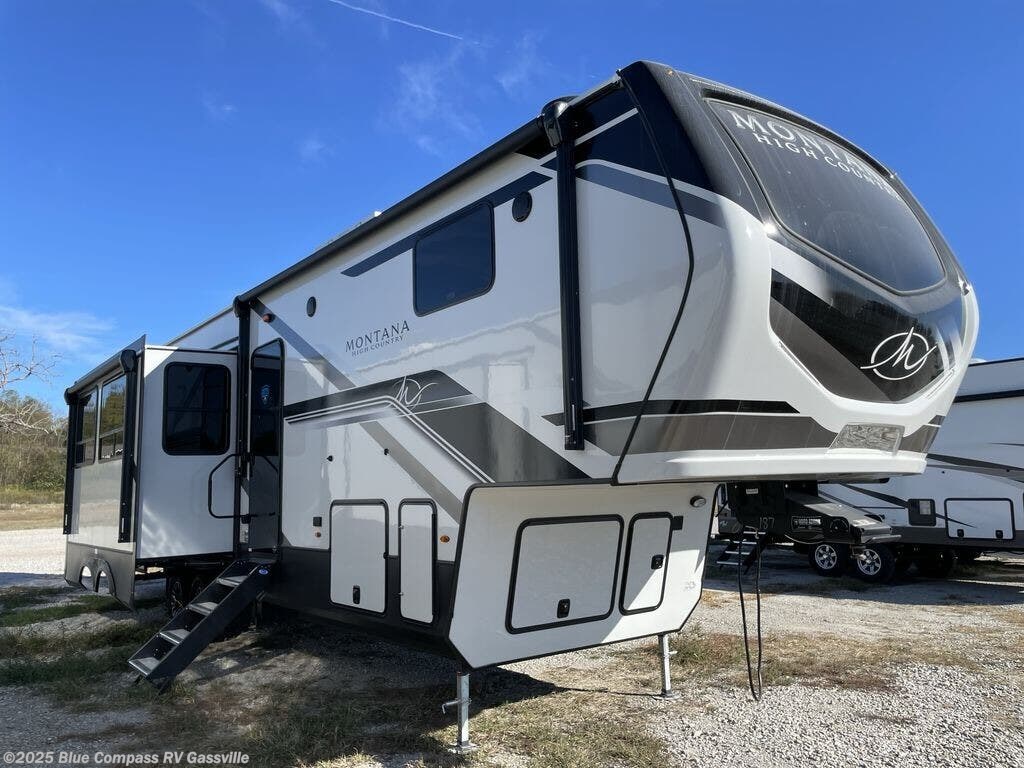 New 2025 Keystone Montana High Country 351BH available in Gassville, Arkansas