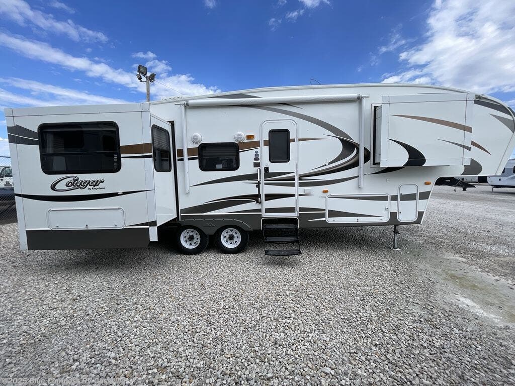 Used 2011 Keystone Cougar 29RES available in Gassville, Arkansas