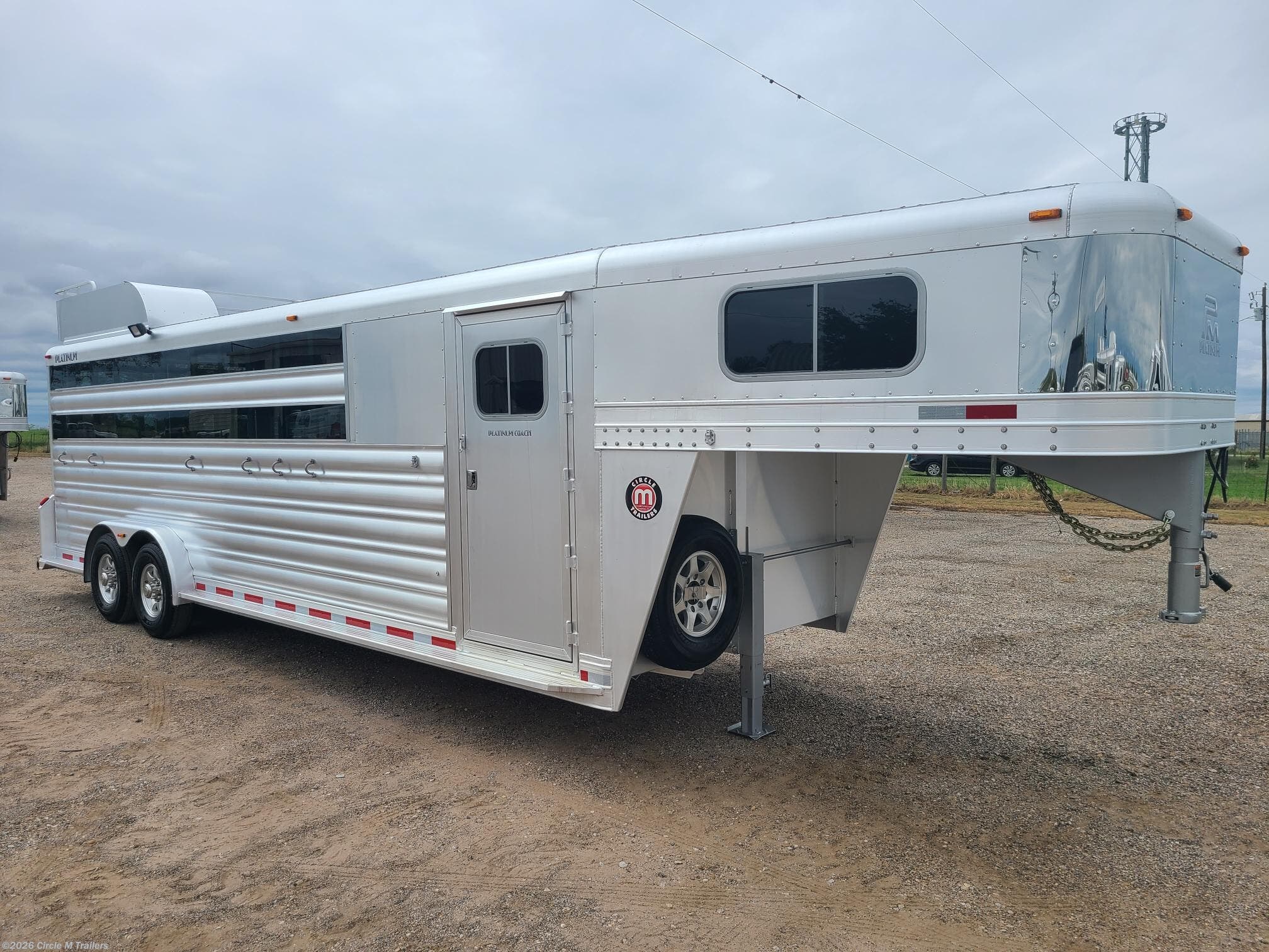 7x25 Horse Trailer for sale | New Platinum Coach 25' Stock Combo 7'6 ...