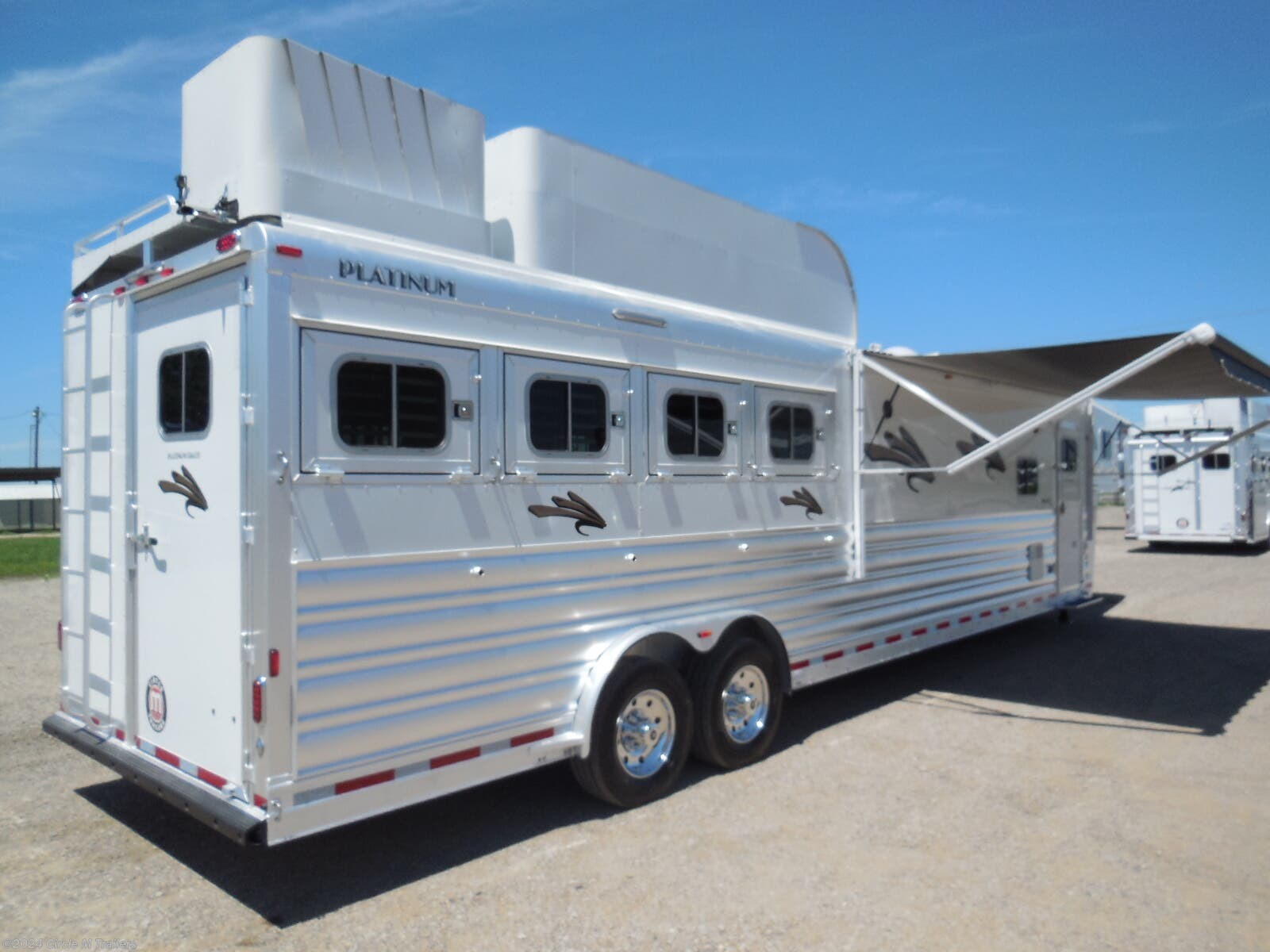 8x33 Horse Trailer for sale | New Platinum Coach Outlaw SIDE TACK ...