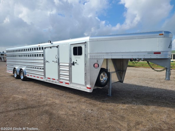 2025 Platinum Coach 33' Spread Axle SHOW STOCK + 2 Sliding Gates!! available in Kaufman, TX