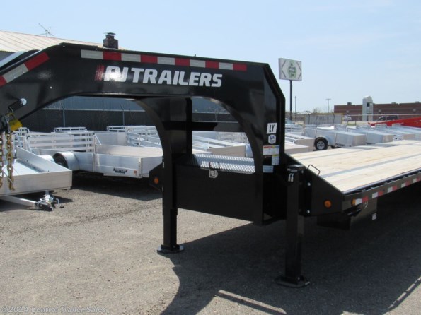2022 PJ Trailers Gooseneck (LY) Low-Pro with Hydraulic Dove available in East Bethel, MN