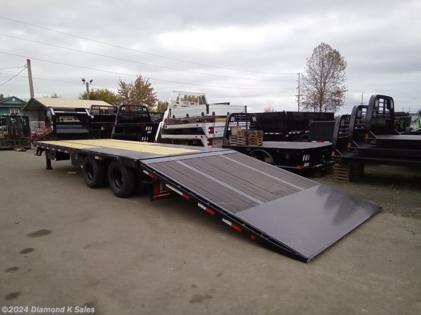 2024 PJ Trailers Flatdeck LY 102" X 30' 25K Hydraulic Dove Tail available in Halsey, OR
