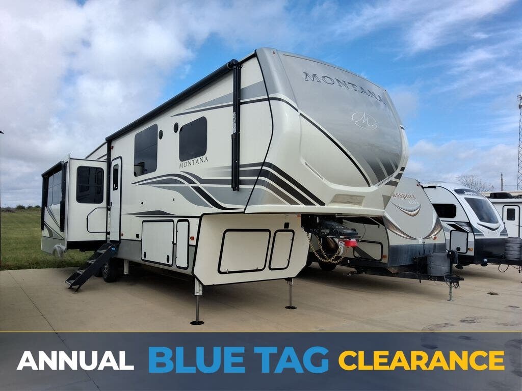 Used 2022 Keystone Montana 3231CK available in Strafford, Missouri