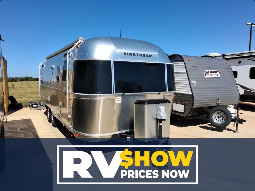 Used 2018 Airstream Flying Cloud 25RB Twin available in Strafford, Missouri