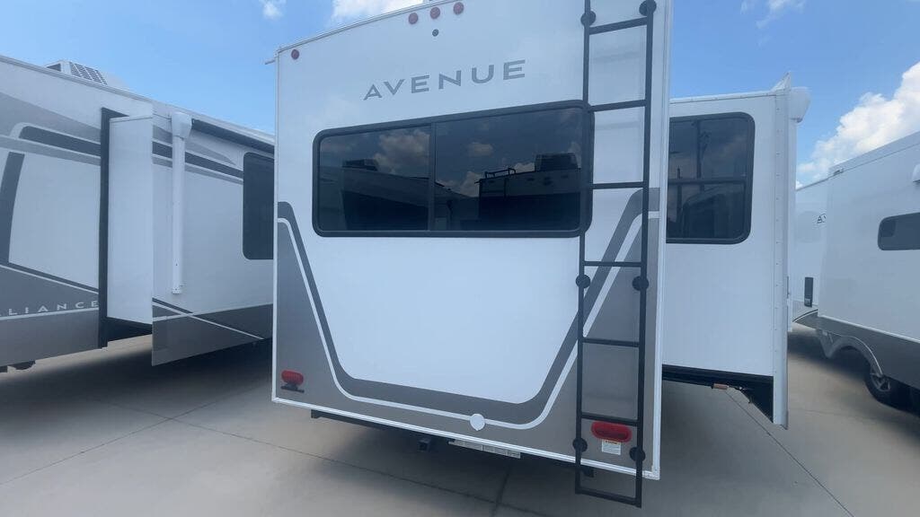 New 2027 Alliance RV Avenue 32RLS available in Strafford, Missouri