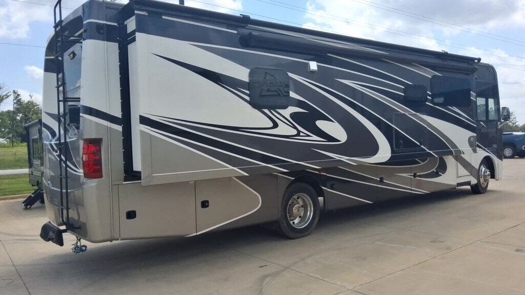 Used 2021 Thor Motor Coach Miramar 35.2 available in Strafford, Missouri