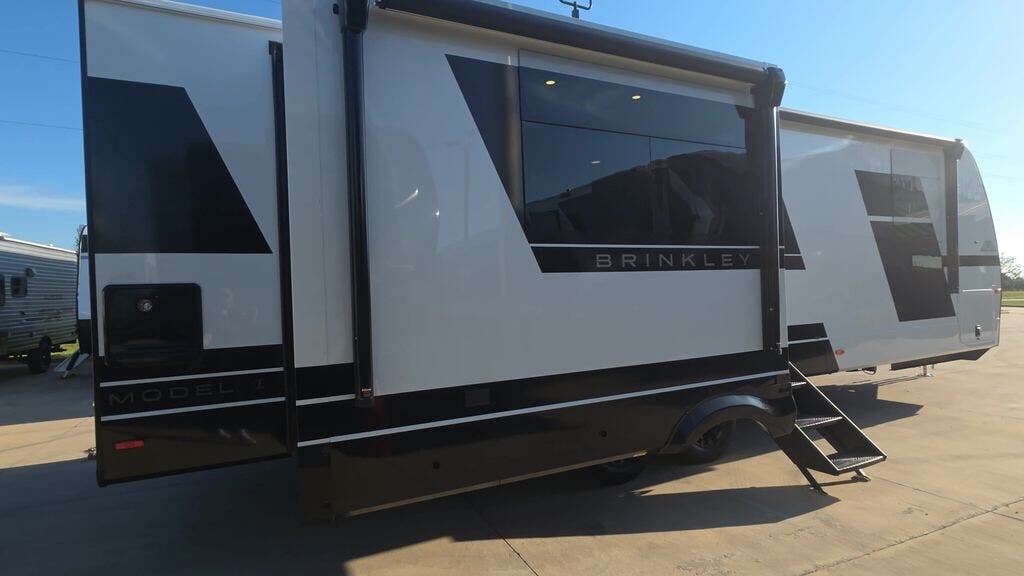 New 2027 Brinkley RV Model I 280 available in Strafford, Missouri