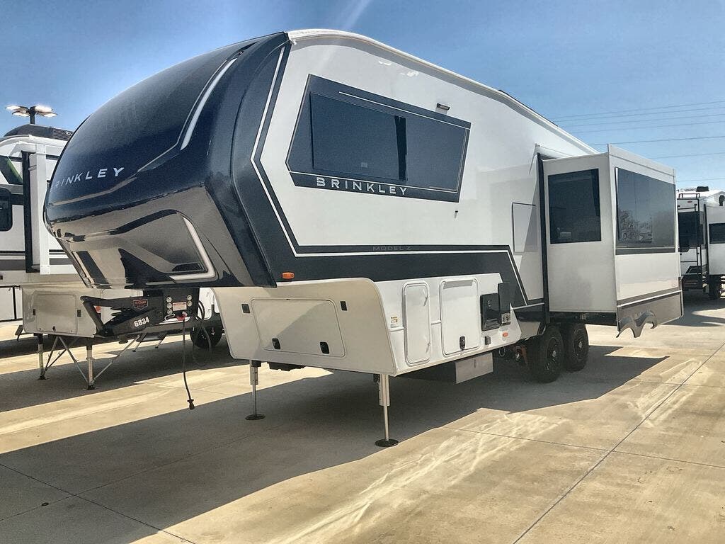 Used 2025  Brinkley RV Model Z 2680 by Brinkley RV from Blue Compass RV Springfield in Strafford, MO