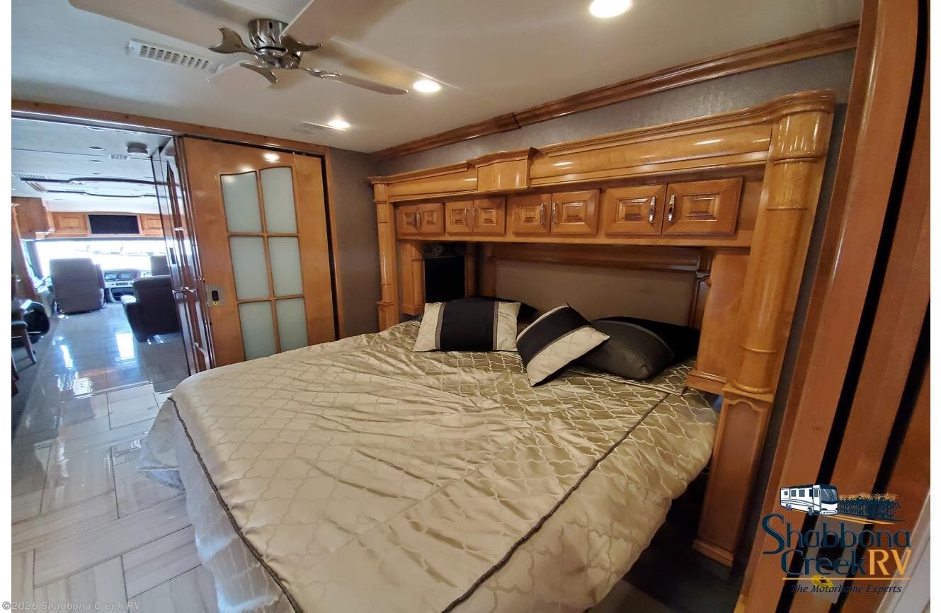 Used 2018 American Coach American Revolution 42G * available in Atkinson, Illinois