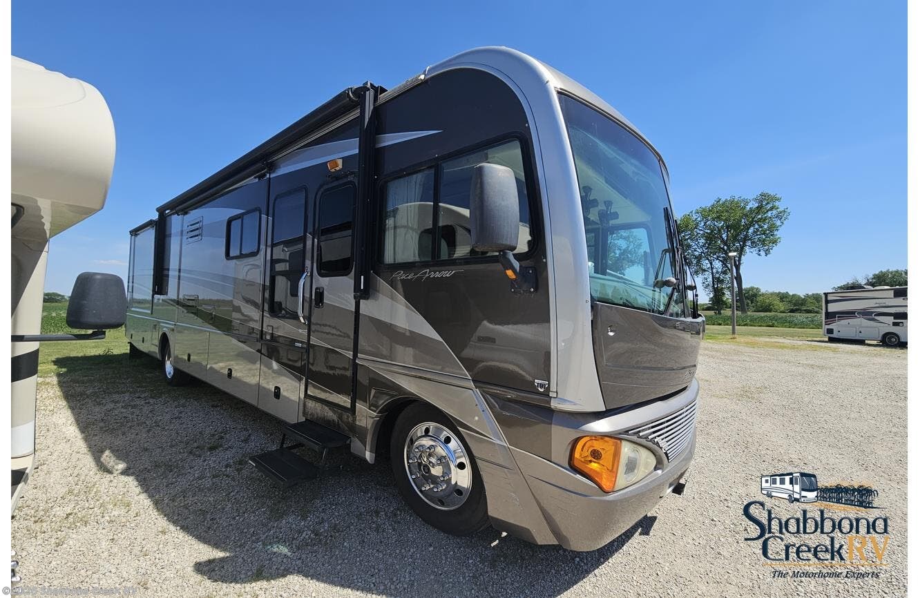 Used 2006 Fleetwood Pace Arrow 37C available in Atkinson, Illinois