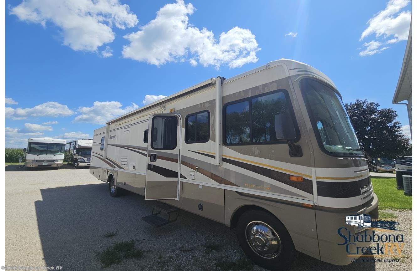 Used 2004 Fleetwood Bounder 34F available in Atkinson, Illinois