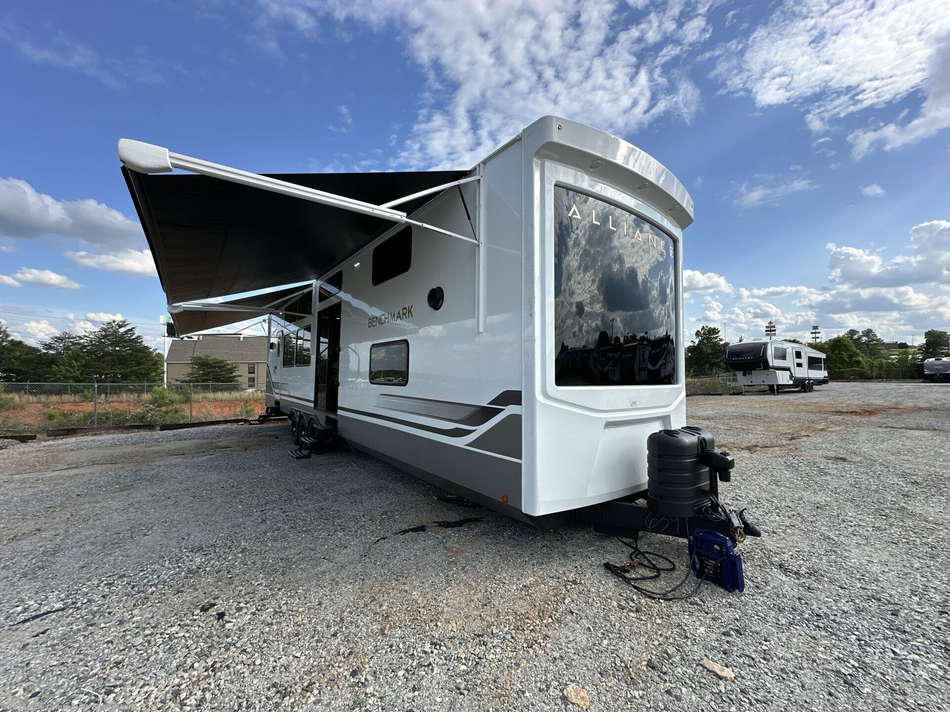 New 2025 Alliance RV Benchmark 44LFT available in Duncan, South Carolina