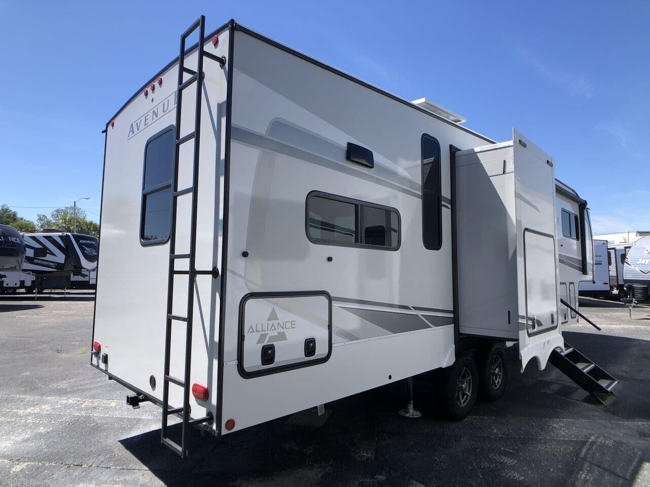 New 2025 Alliance RV Avenue 33RKS available in Duncan, South Carolina