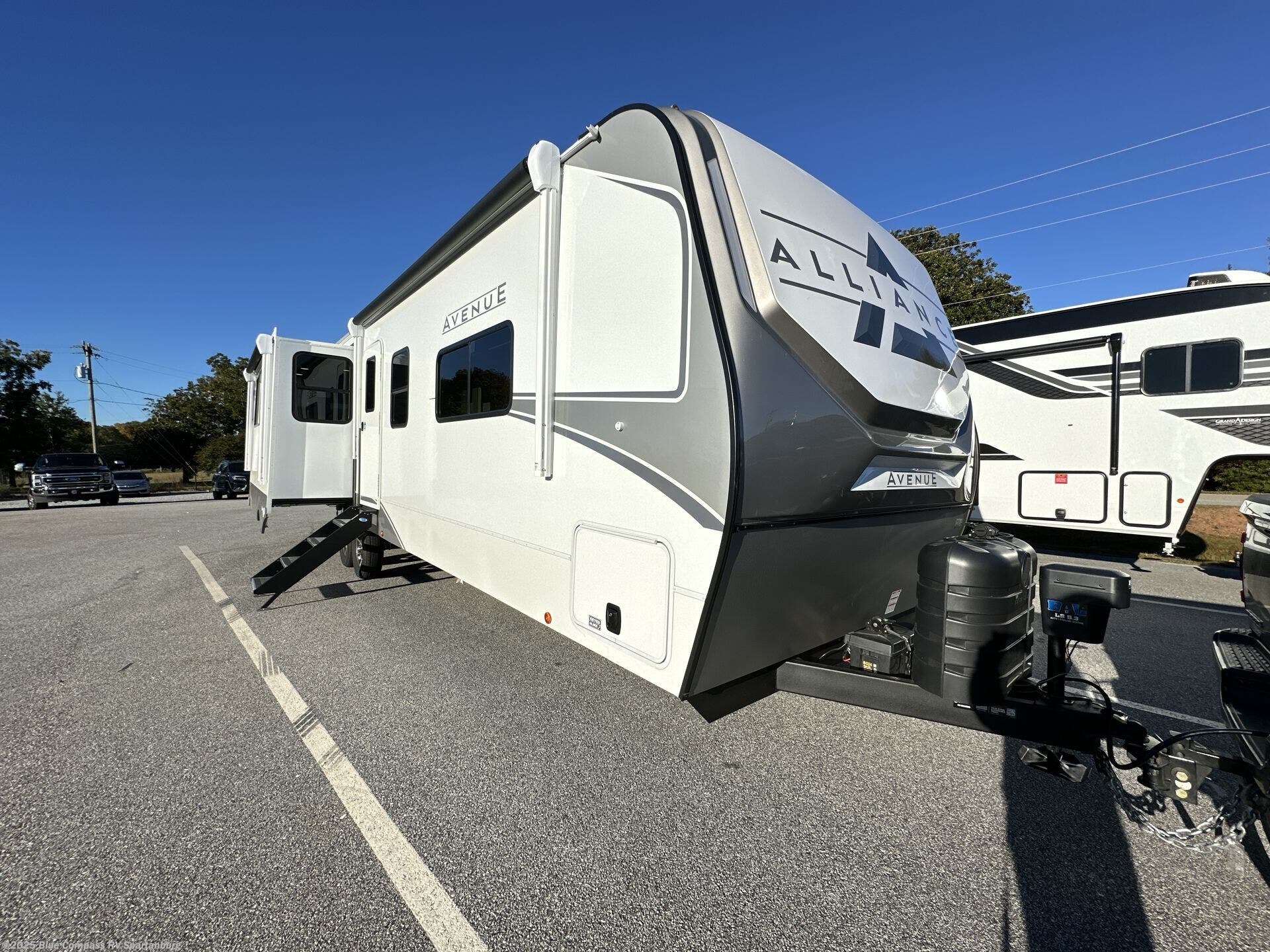 New 2026 Alliance RV Avenue 332RL available in Duncan, South Carolina