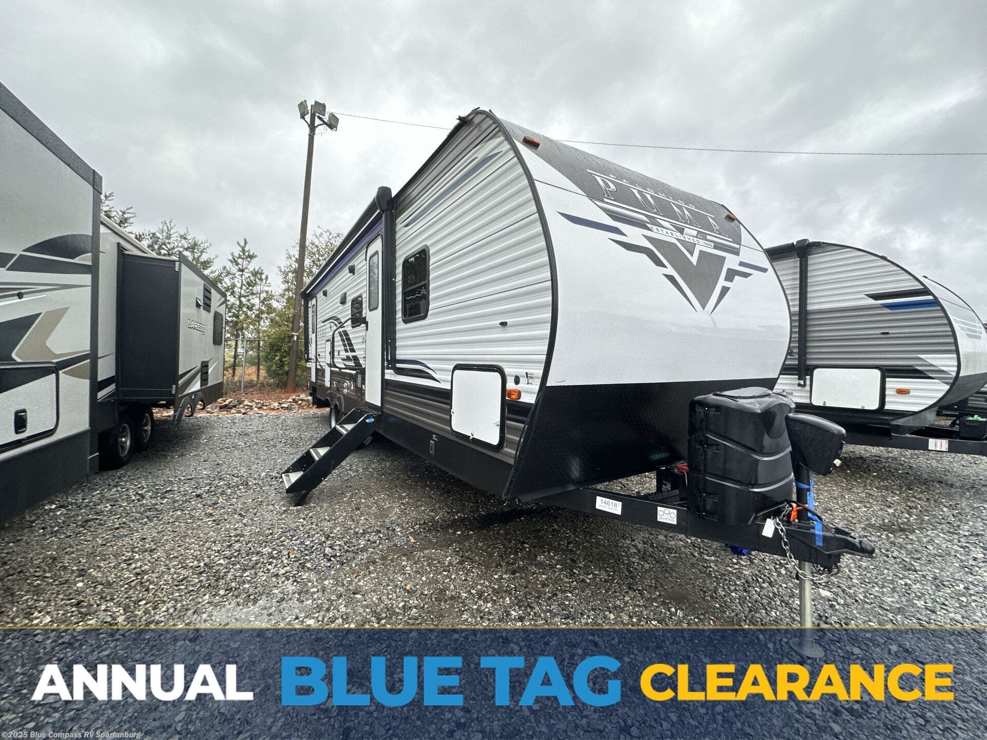 Used 2022 Forest River  Palomino 28DBFQ available in Duncan, South Carolina