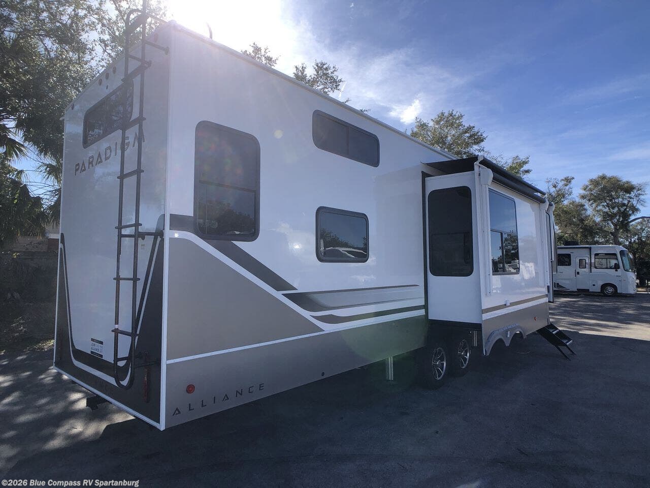 New 2025 Alliance RV Paradigm 395DS available in Duncan, South Carolina