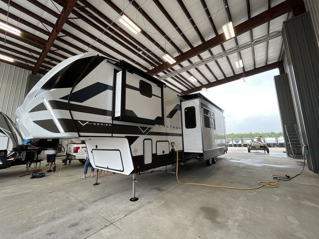 New 2026 Dutchmen Voltage V-Series 3800 available in Duncan, South Carolina