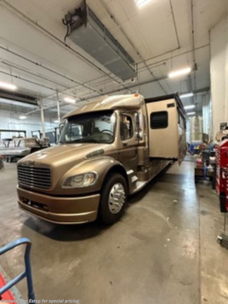 Used 2006 Dynamax Corp Grand Sport M2 series available in Southaven, Mississippi