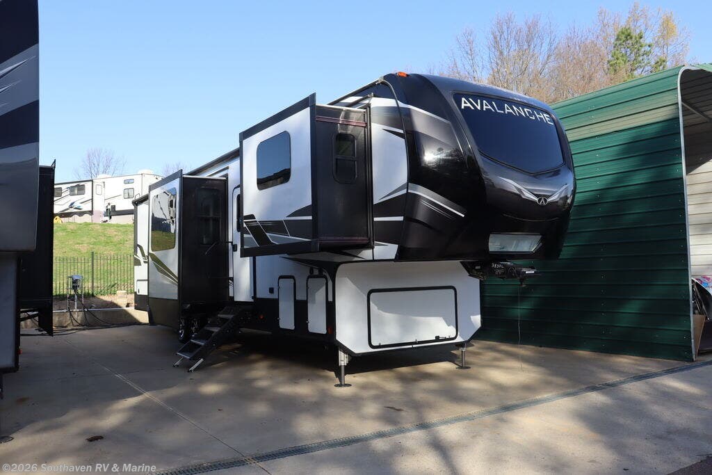 Used 2020 Keystone Avalanche 383FL available in Southaven, Mississippi