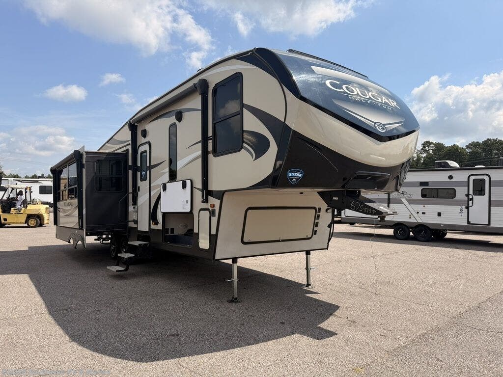 Used 2018 Keystone Cougar X-Lite 29RES available in Southaven, Mississippi
