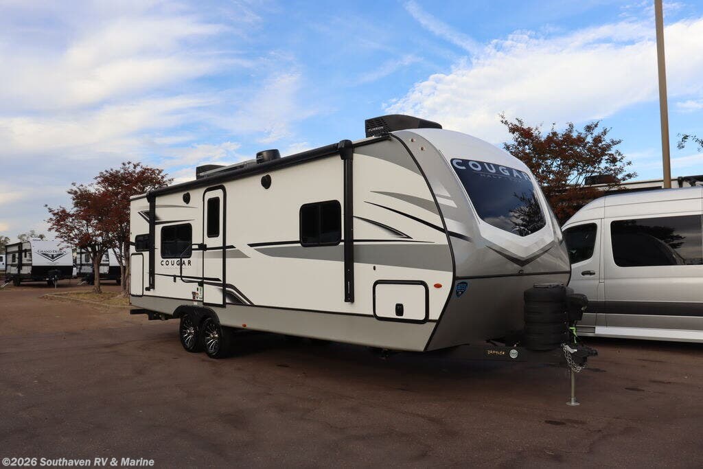 Used 2024  Keystone Cougar Half-Ton 25MLE by Keystone from Southaven RV & Marine in Southaven, MS