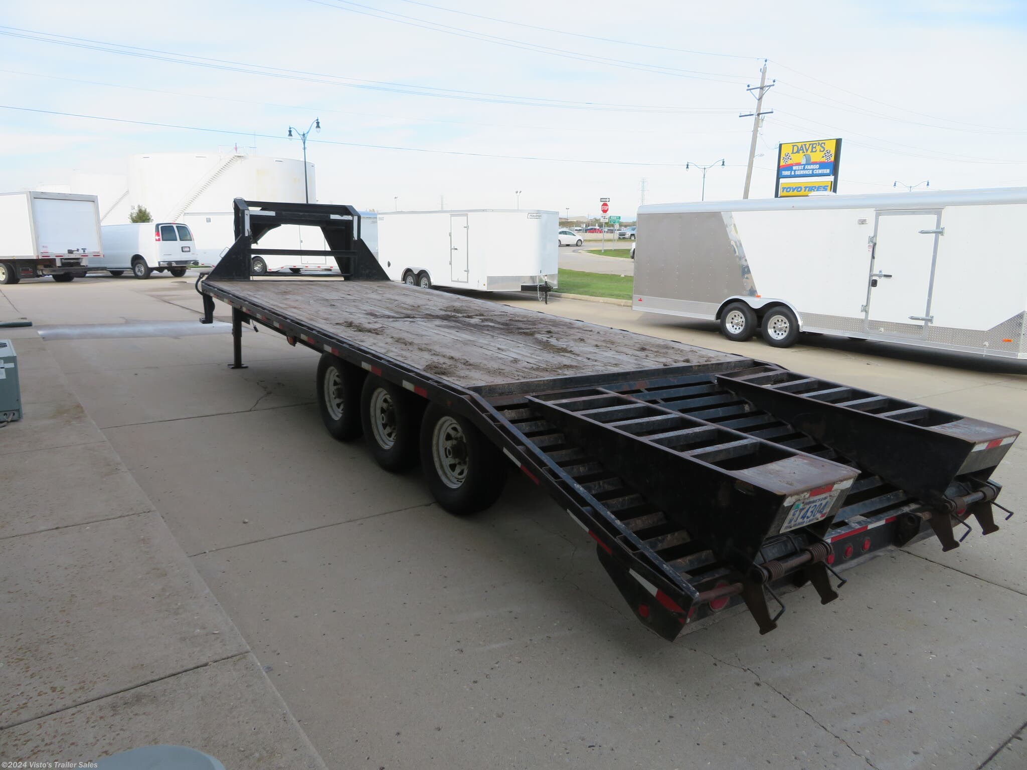 Flatbed/Flat Deck (Heavy Duty) - 2003 Load Trail 102