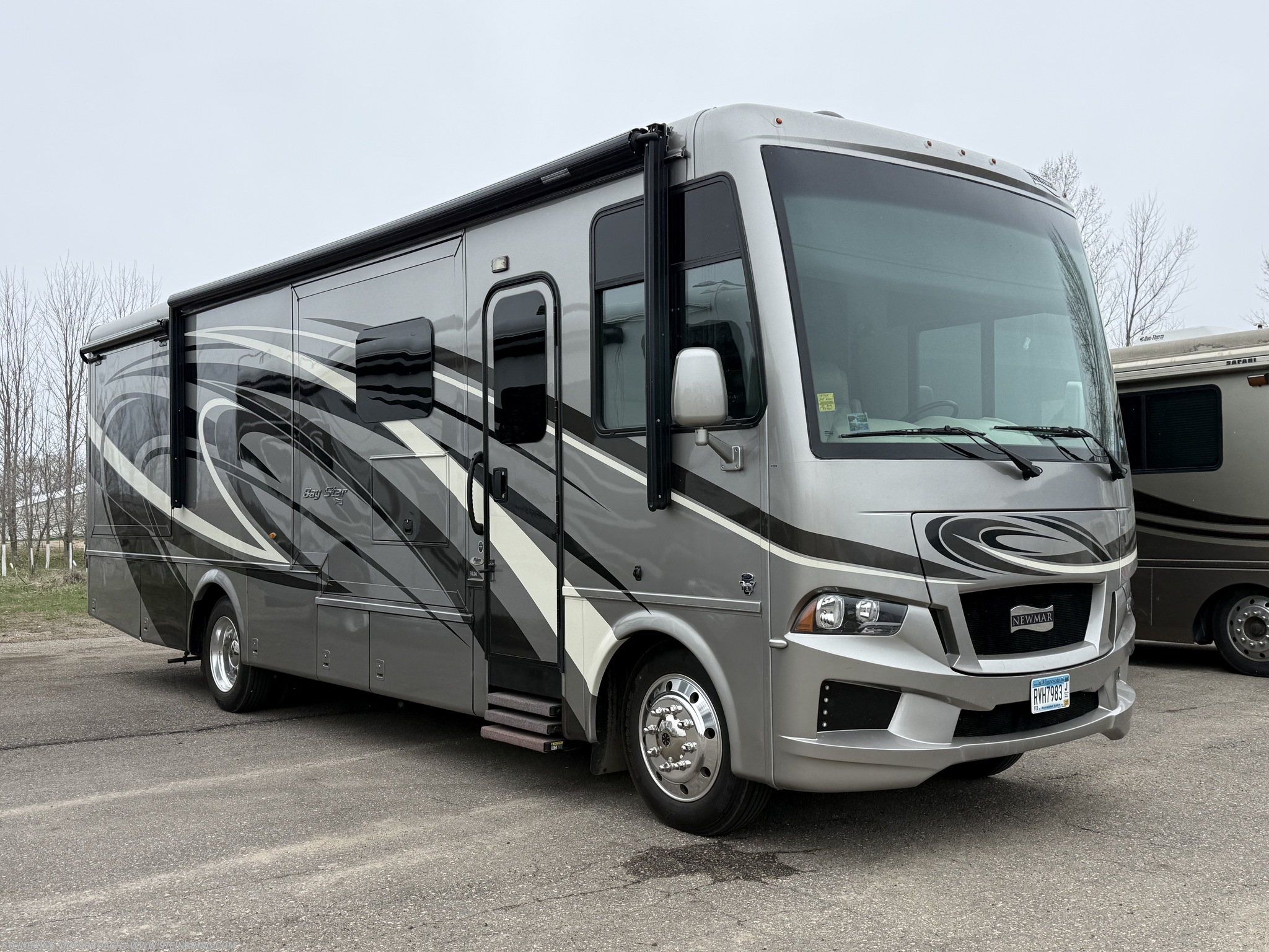 Used 2019 Newmar Bay Star 3226 available in Garfield, Minnesota