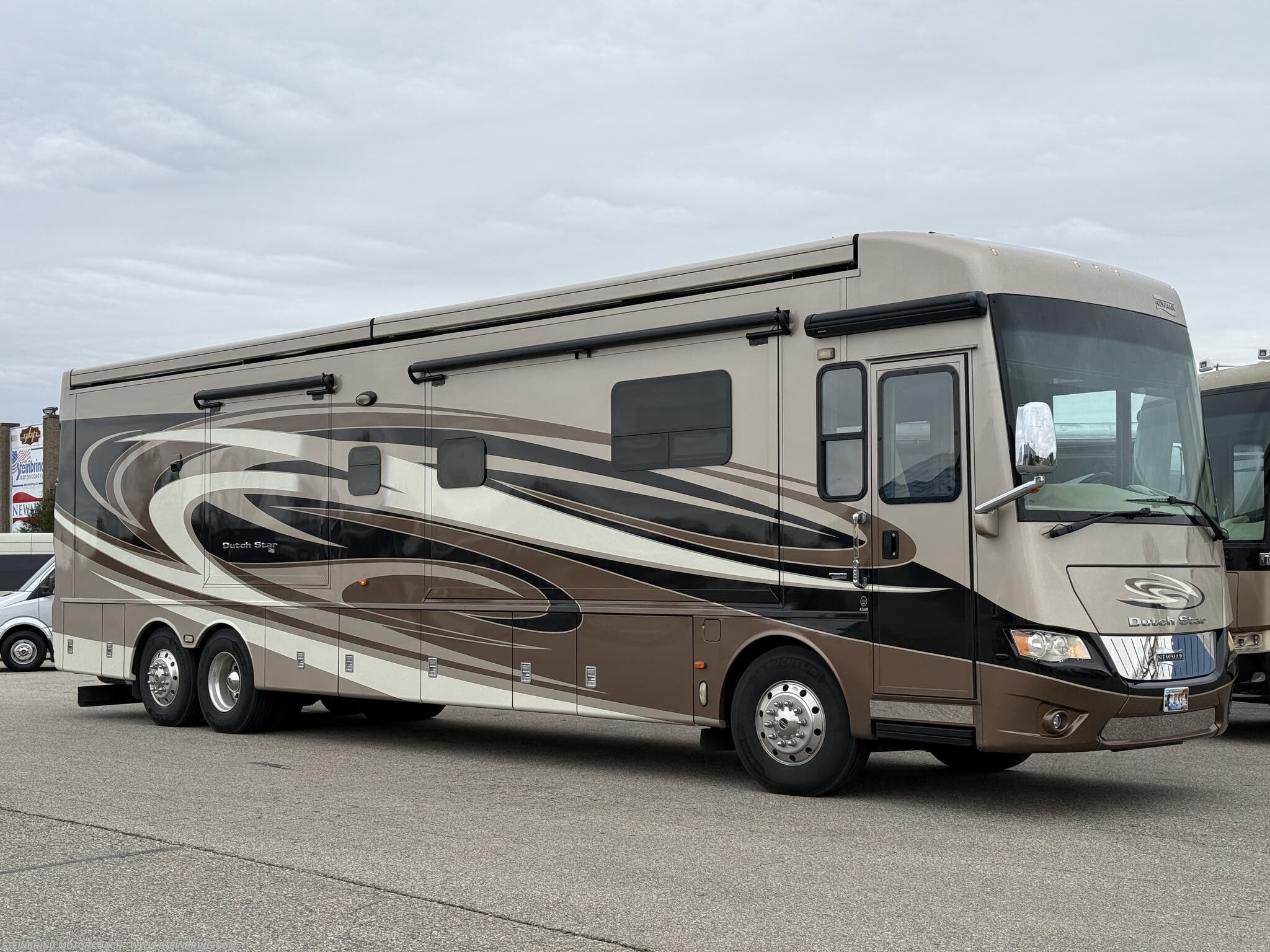 Used 2016  Newmar Dutch Star 4369 by Newmar from Steinbring Motorcoach in Garfield, MN