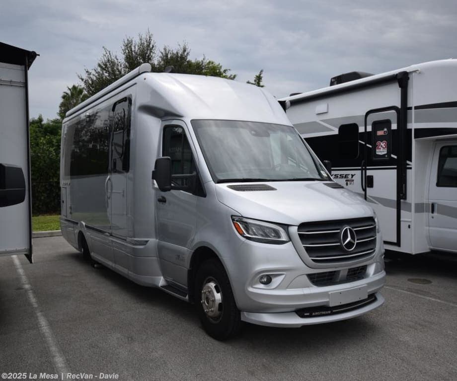 Used 2021 Airstream Atlas MURPHY SUITE available in Davie, Florida