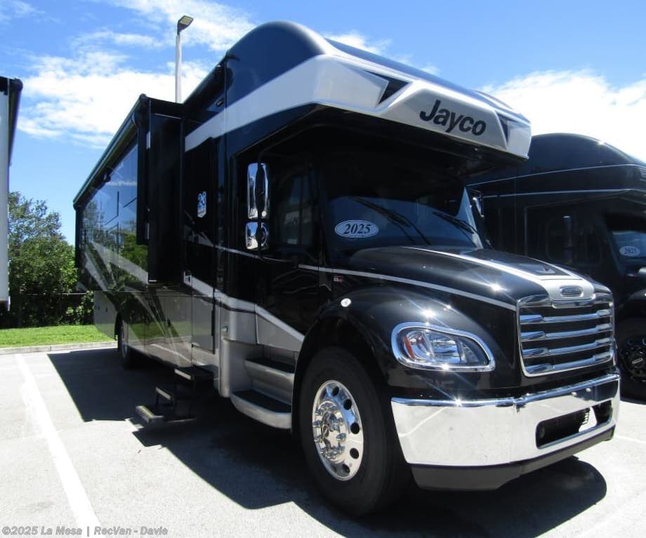 New 2025 Jayco Seneca 37M available in Davie, Florida