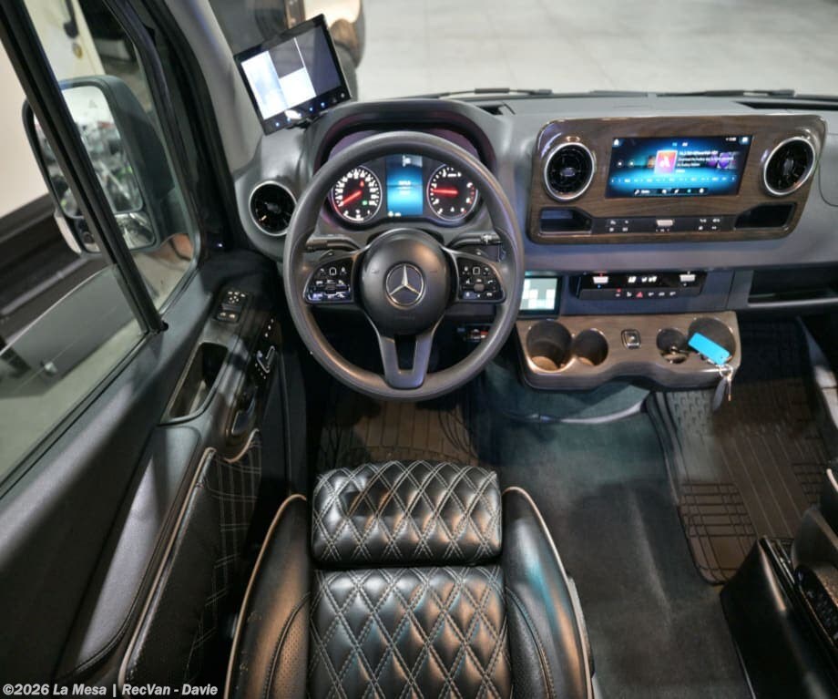 Used 2020 Midwest  DAYCRUISER D6 available in Davie, Florida