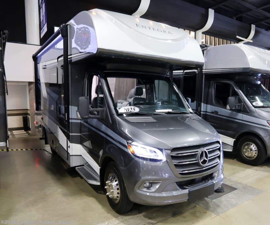 Used 2025 Jayco Qwest SE 24R available in Davie, Florida