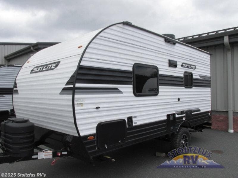 New 2025 Sunset Park RV Sun Lite 18RD available in Adamstown, Pennsylvania