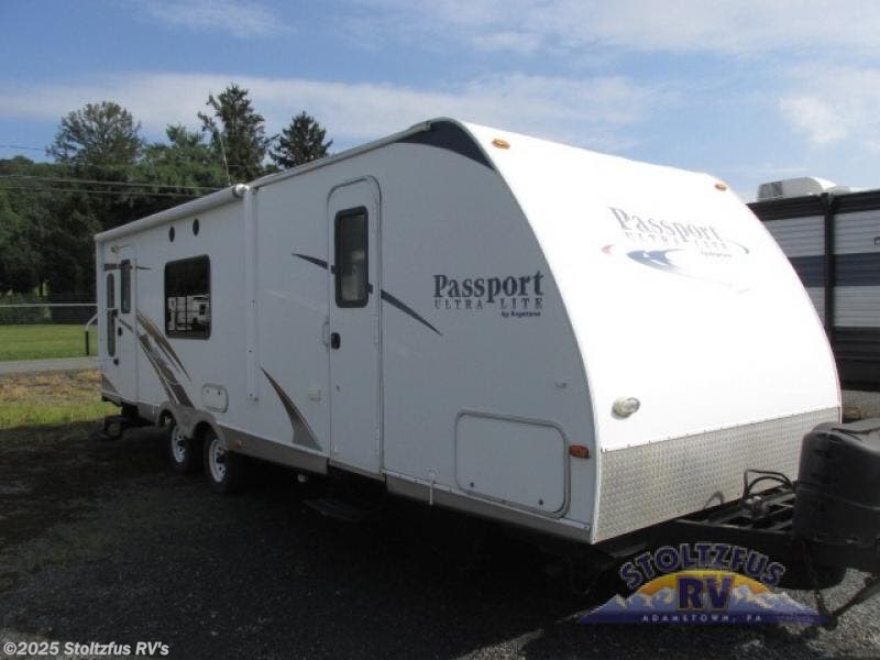Used 2010 Keystone Passport 285RL available in Adamstown, Pennsylvania