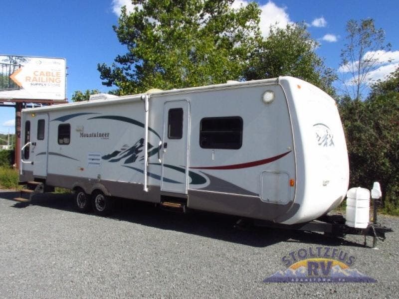 Used 2004 Keystone  Mountaineer 335 RLBS available in Adamstown, Pennsylvania