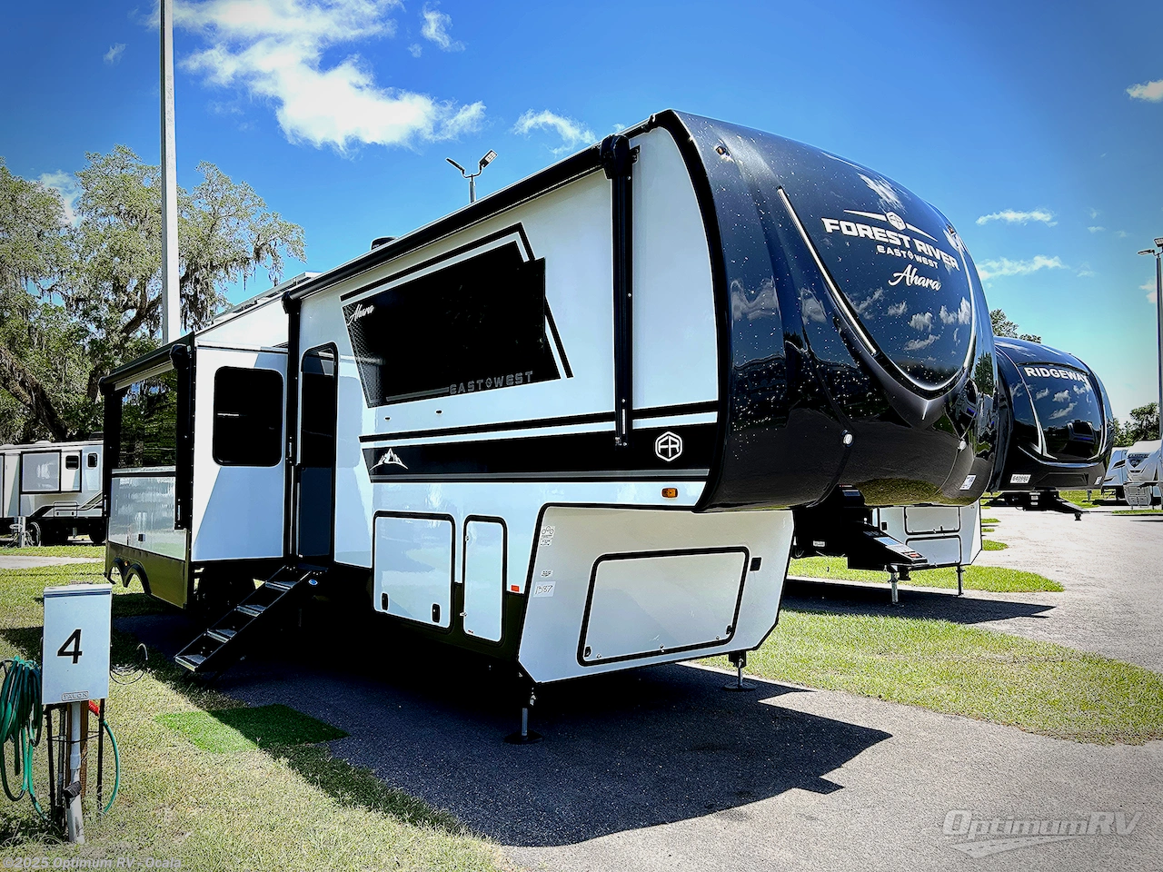 New 2025 East to West Ahara 390DS available in Ocala, Florida