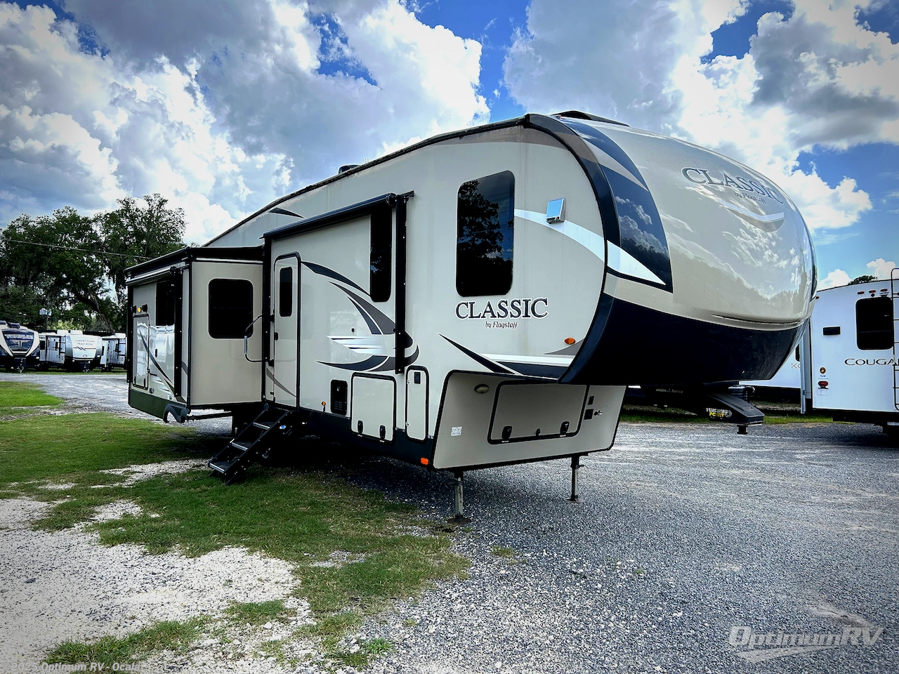 Used 2019 Forest River Flagstaff Classic Super Lite 8528CBS available in Ocala, Florida
