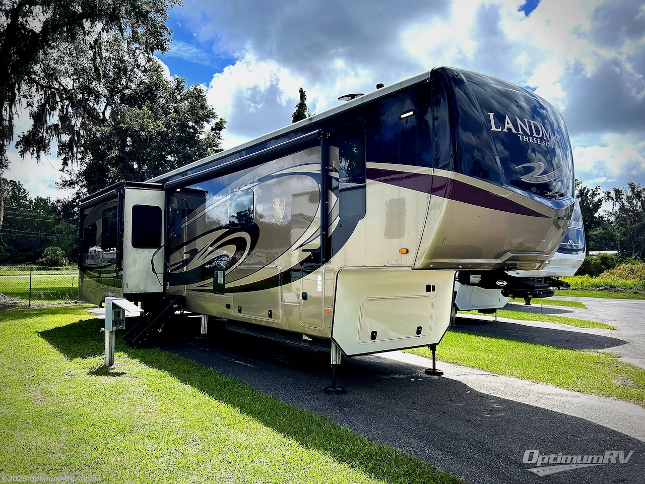Used 2019 Heartland Landmark 365 Newport available in Ocala, Florida