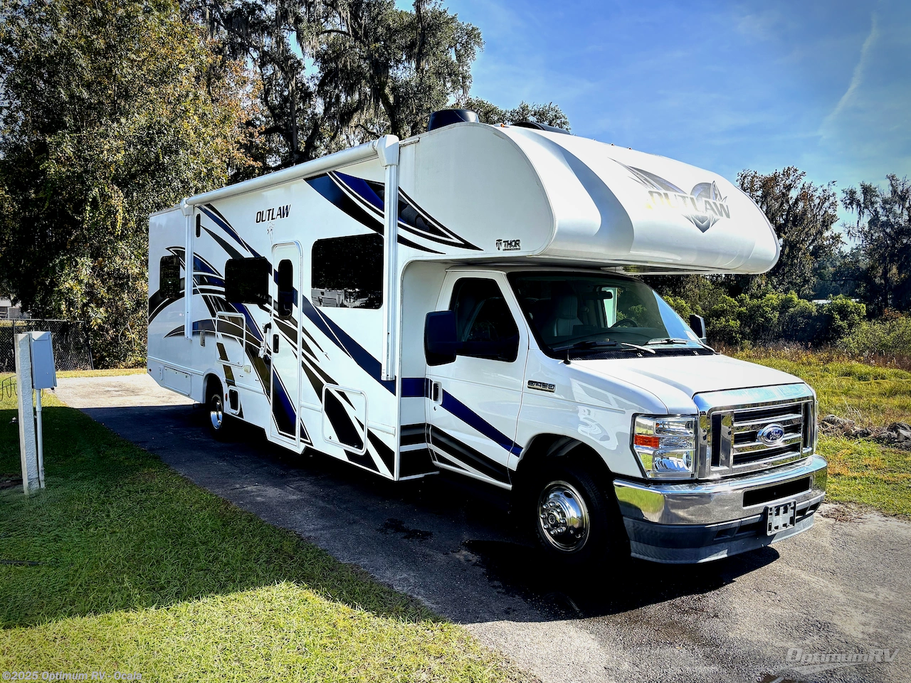 Used 2021 Thor  Outlaw 29J available in Ocala, Florida