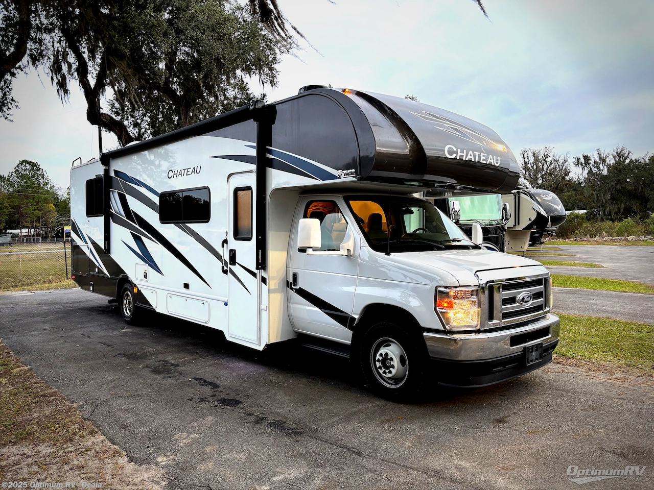 Used 2024 Thor  Chateau 31MV available in Ocala, Florida