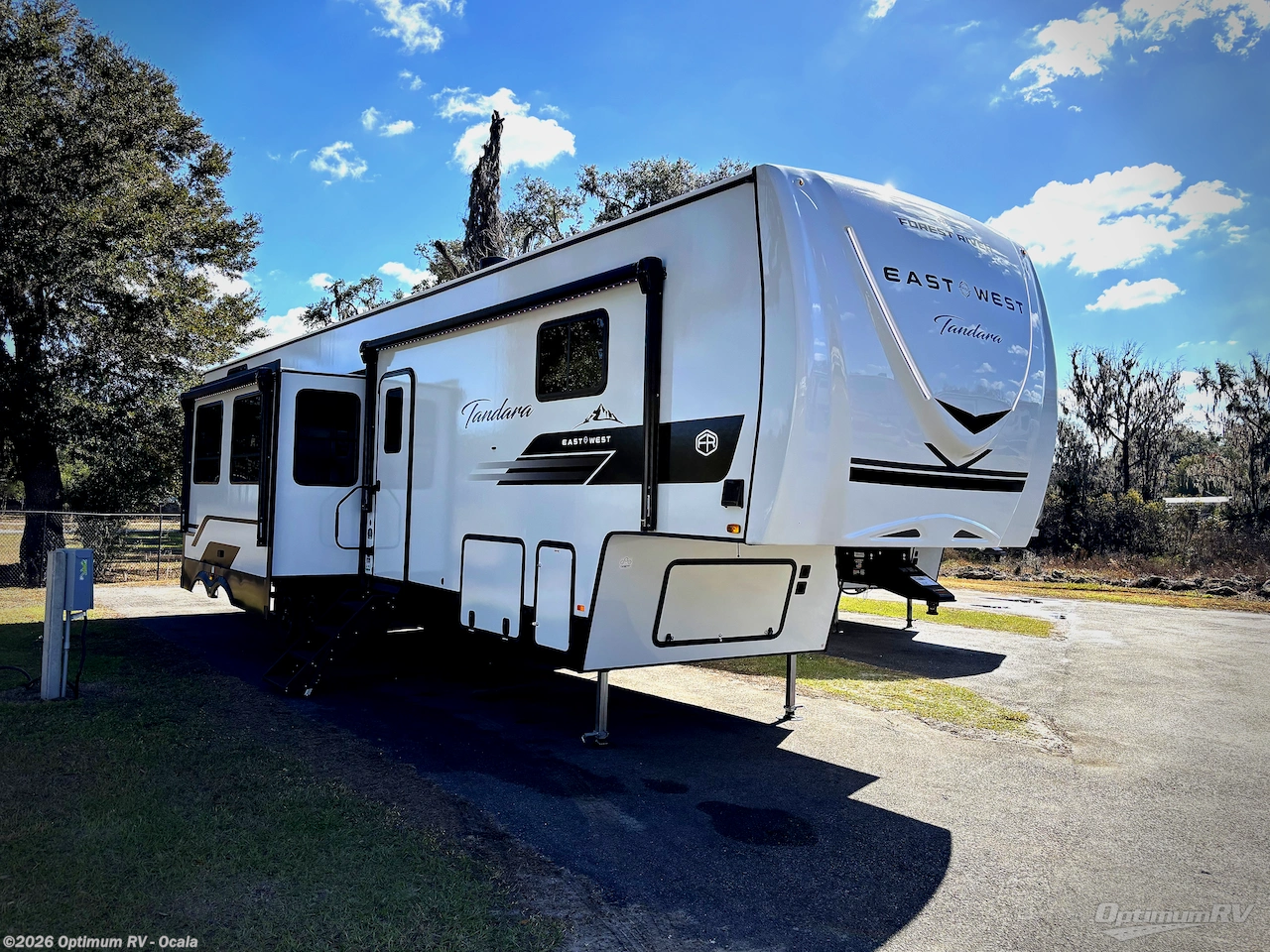 New 2026 East to West Tandara 389DS available in Ocala, Florida