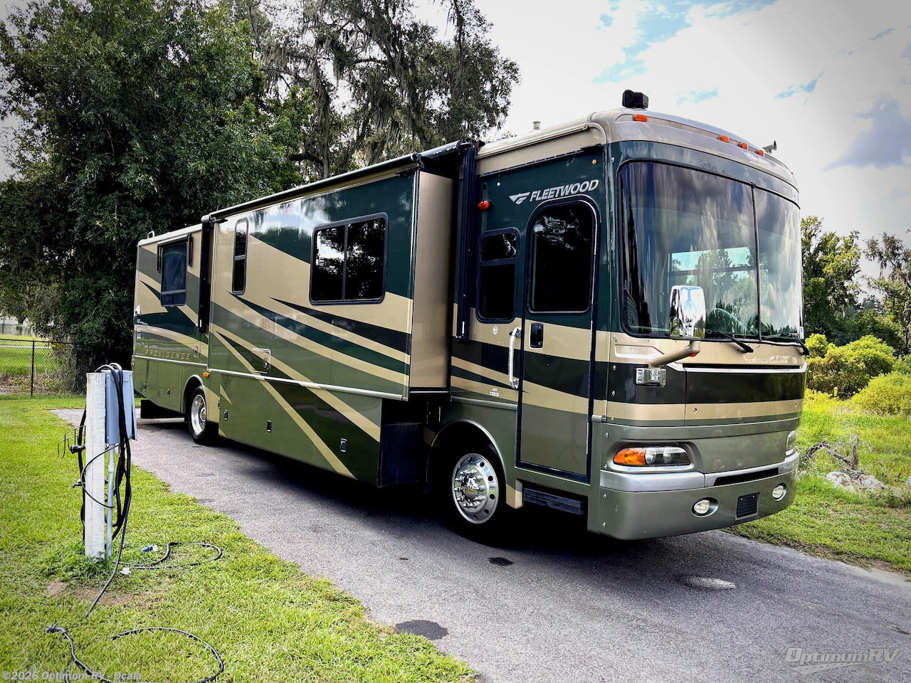 Used 2005 Fleetwood Providence 39S available in Ocala, Florida