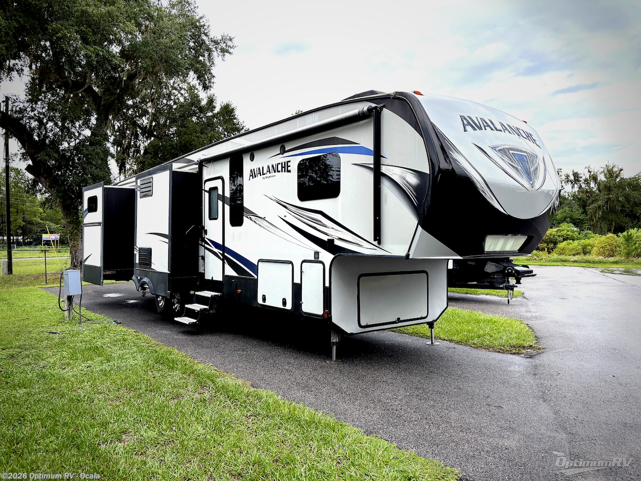 Used 2017 Keystone Avalanche 391TG available in Ocala, Florida