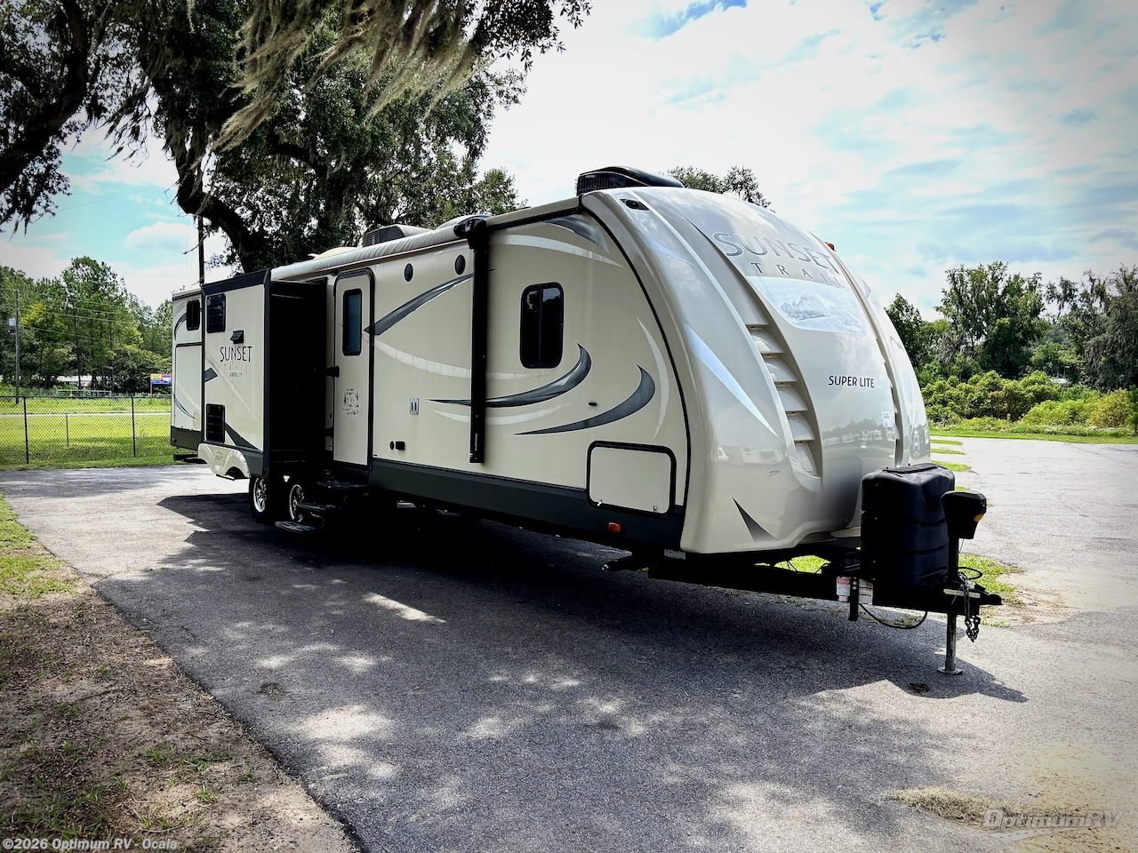 Used 2017 CrossRoads Sunset Trail Super Lite ST320BH available in Ocala, Florida