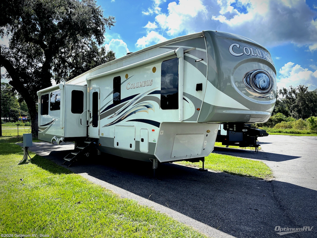 Used 2020 Palomino Columbus F329DV available in Ocala, Florida