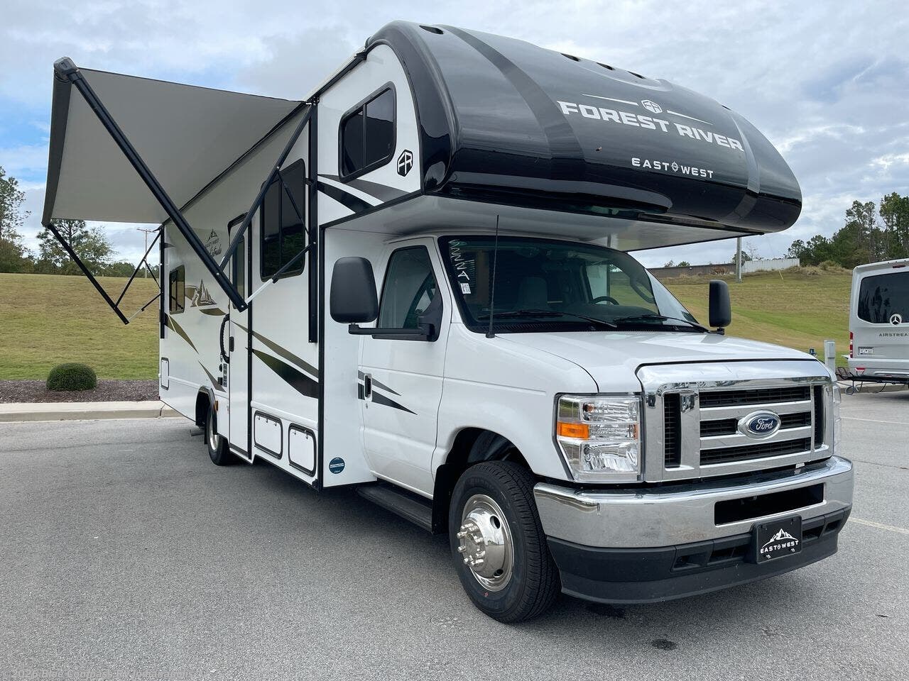 New 2026 East to West Entrada 2710NK available in Indianapolis, Indiana