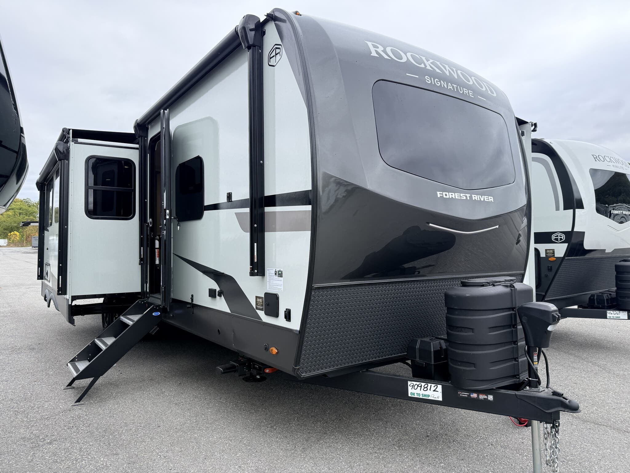 New 2026 Forest River Rockwood Signature 8336BH available in Mill Hall, Pennsylvania