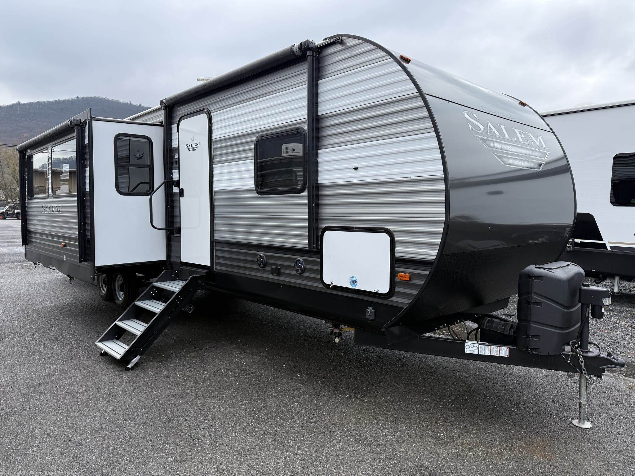 Used 2019 Forest River Salem 32BHI available in Mill Hall, Pennsylvania